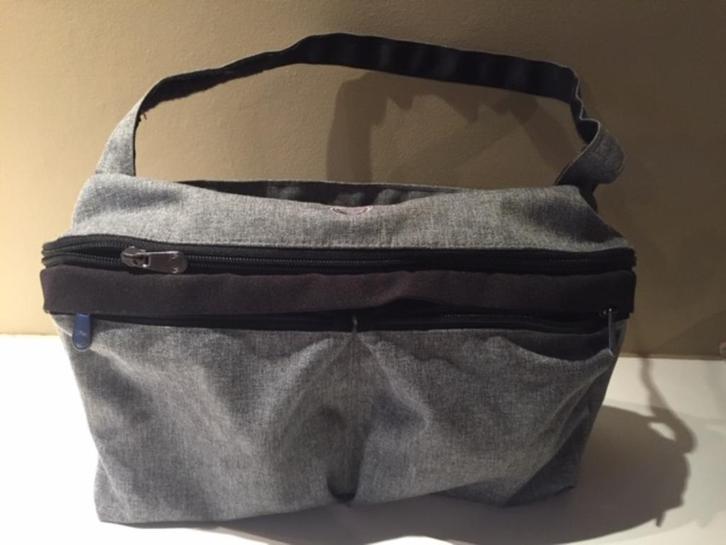 Bugaboo tas organizer (verzorgingstas voor onderweg), Kinderen en Baby's, Luiertassen, Nieuw, Schoudertas, Ophalen