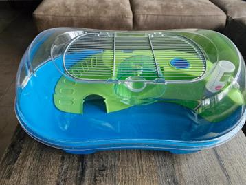Hamsterkooi beschikbaar voor biedingen