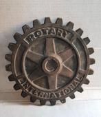 Pignon « Rotary International » vintage en fonte dorée, Enlèvement ou Envoi