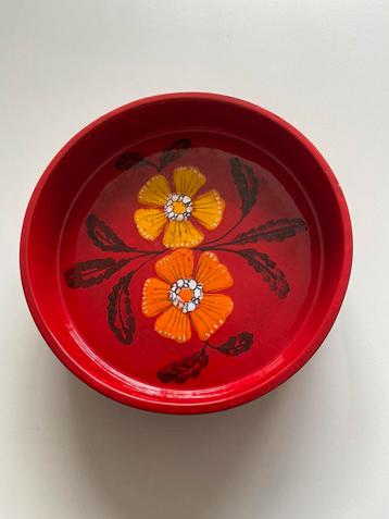 Mooie vintage schaal in keramiek beschikbaar voor biedingen