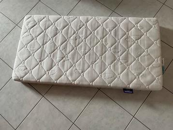 Matras voor babybed beschikbaar voor biedingen