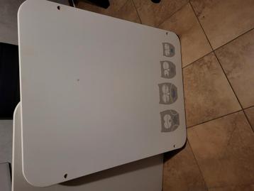 baby bedje wit met bijna nieuw matrasje gedemonteerd  beschikbaar voor biedingen