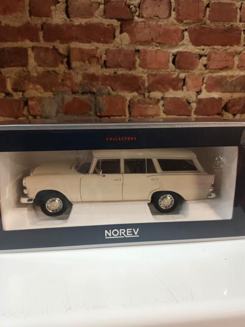 Mercedes 200 universal 1966 norev ,1/18
In nieuwstaat ., Hobby en Vrije tijd, Modelauto's | 1:18, Zo goed als nieuw, Norev, Ophalen of Verzenden