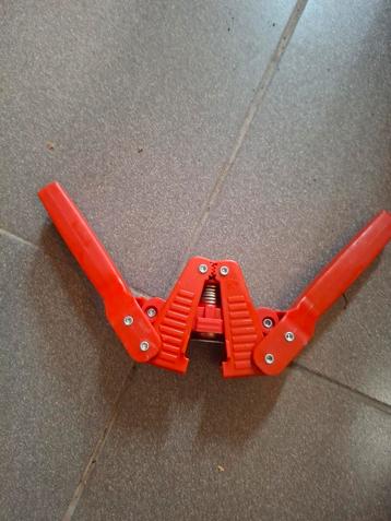 Kroonkurkapparaat beschikbaar voor biedingen