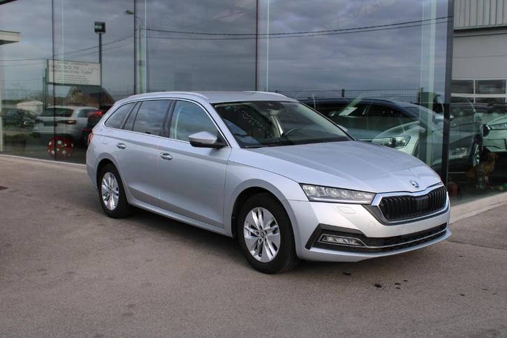 CAMÉRA INTELLIGENTE SKODA OCTAVIA COMBI-1.0TSI, Autos, Skoda, Entreprise, Achat, Octavia, Caméra de recul, Airbags, Air conditionné