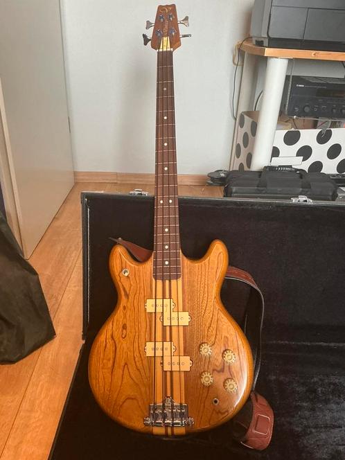 Basse Vantage VP710B, Muziek en Instrumenten, Snaarinstrumenten | Gitaren | Bas, Gebruikt, Ophalen