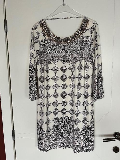 K-Design mooie jurk maat L of 40, Kleding | Dames, Jurken, Gedragen, Maat 38/40 (M), Overige kleuren, Boven de knie, Ophalen of Verzenden