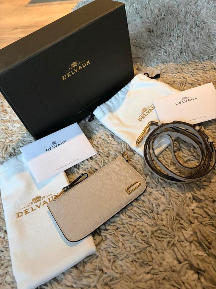Delvaux kaarthouder + schouderriem, Handtassen en Accessoires, Portemonnees, Nieuw, Grijs, Ophalen of Verzenden