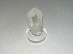 Bergkristal punt op voetje - 8,24gram - 37mm x 13mm x 14mm, Verzamelen, Mineralen en Fossielen, Ophalen of Verzenden, Mineraal