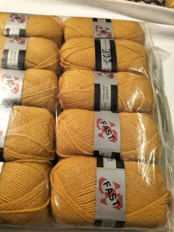 Snelle garenbal (10 mosterdballen). beschikbaar voor biedingen