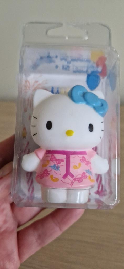 figurine Hello Kitty + 12 bougies d'anniversaire (neuves), Collections, Jouets miniatures, Comme neuf, Enlèvement ou Envoi