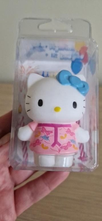 figurine Hello Kitty + 12 bougies d'anniversaire (neuves)