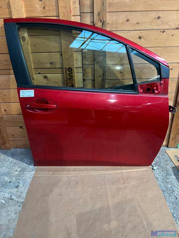 TOYOTA YARIS 3 P13 Rood rechts voor deur 2012-2020 beschikbaar voor biedingen