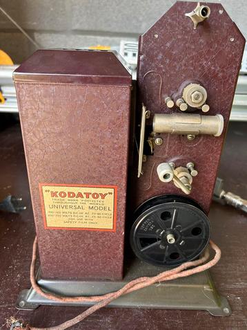 Kodatoy 16mm Filmprojector – Vintage jaren ’30 beschikbaar voor biedingen