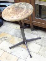 Vintage ijzeren industriele verstelbare kruk, Antiek en Kunst, Ophalen