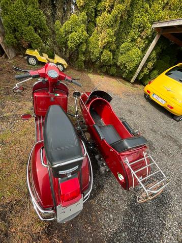 Vespa side-car