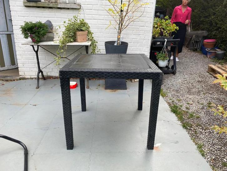 Table de jardin en résine, Tuin en Terras, Tuintafels, Gebruikt, Vierkant, Kunststof, Ophalen