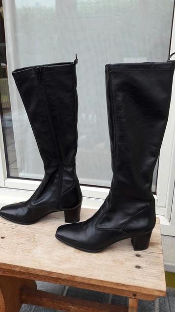 Zwarte lederen laarzen merk Cherry Boutique, 35  beschikbaar voor biedingen