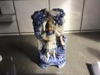Vintage porseleinen beeldje – meisje in bloemenkader, Ophalen