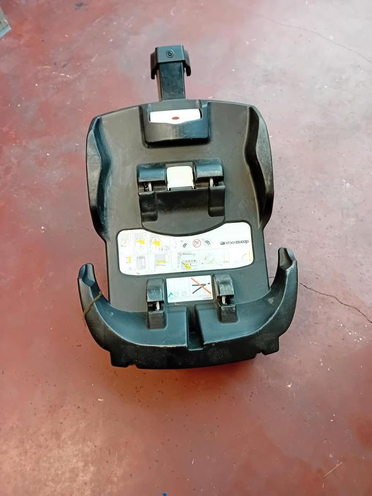 Doona isofix autostoel base, Enfants & Bébés, Sièges auto, Isofix, Enlèvement