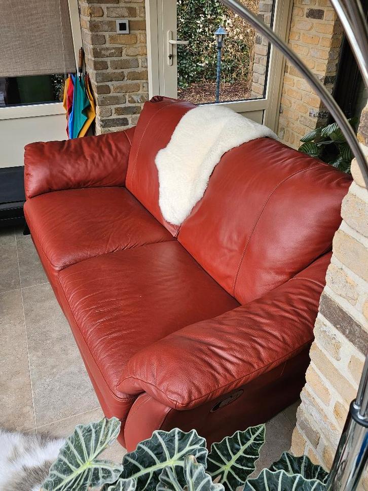 Canapé en cuir rouge IKEA., Maison & Meubles, Canapés | Coins salons complets, Comme neuf, Cuir, Enlèvement