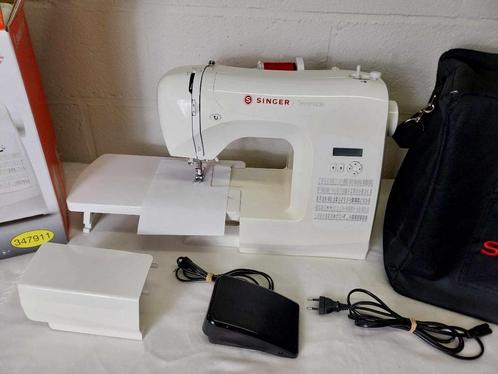 naaimachine singer met gratis opberg tas, Hobby en Vrije tijd, Naaimachines en Toebehoren, Zo goed als nieuw, Naaimachine, Singer
