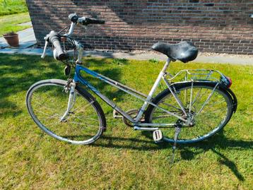 Damesfiets beschikbaar voor biedingen