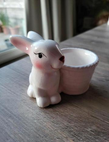 Porseleinen eierdopje  beschikbaar voor biedingen