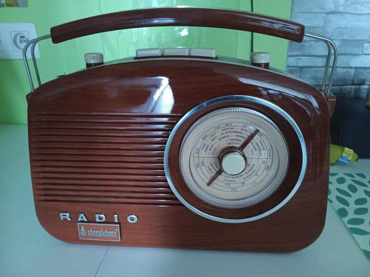 Steepletone retro radio, Audio, Tv en Foto, Radio's, Zo goed als nieuw, Radio, Ophalen of Verzenden