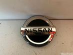 Nissan Qashqai J12 Grille embleem logo 62890-6UA0A, Gebruikt, Voor