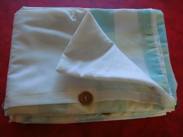 3 Taies vert / beige clair. Marque "3SUISSES"., Huis en Inrichting, Slaapkamer | Beddengoed, Zo goed als nieuw, Overige typen