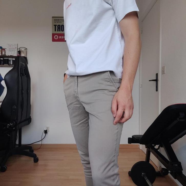 Chino beige broek van Jack & Jones, Kleding | Heren, Broeken en Pantalons, Zo goed als nieuw, Maat 46 (S) of kleiner, Beige, Ophalen of Verzenden