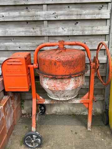 Cement mixer beschikbaar voor biedingen