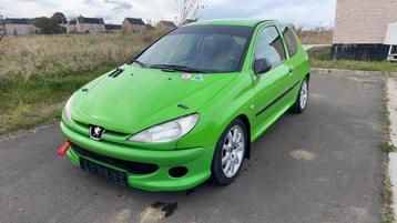 Peugeot 206 de rallye disponible aux enchères