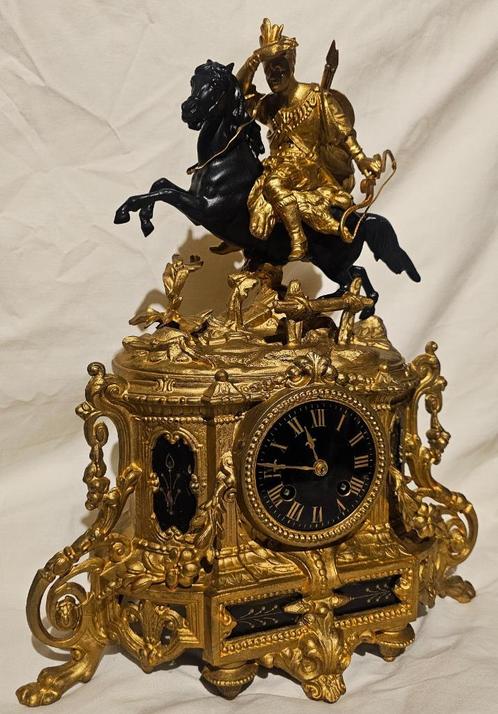 pendule de cheminée ancienne, France, avec un guerrier à che, Antiquités & Art, Antiquités | Horloges, Enlèvement ou Envoi