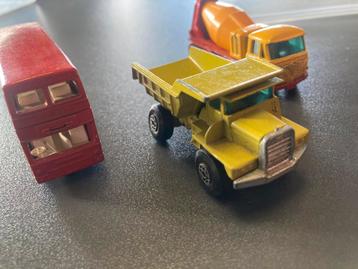 MATCHBOX-voertuigen Bouwbus + Dinky oldtimer beschikbaar voor biedingen