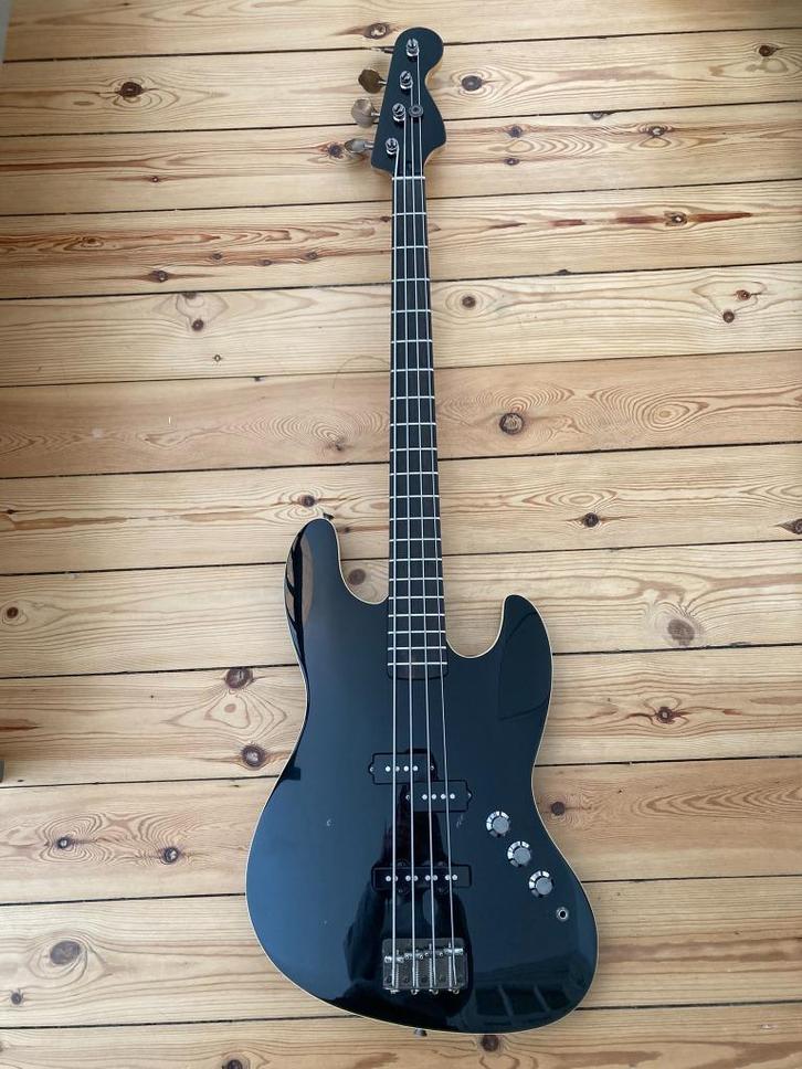 Fender Jazz basgitaar Aerodyne, Muziek en Instrumenten, Snaarinstrumenten | Gitaren | Bas, Gebruikt, Elektrisch, Ophalen of Verzenden