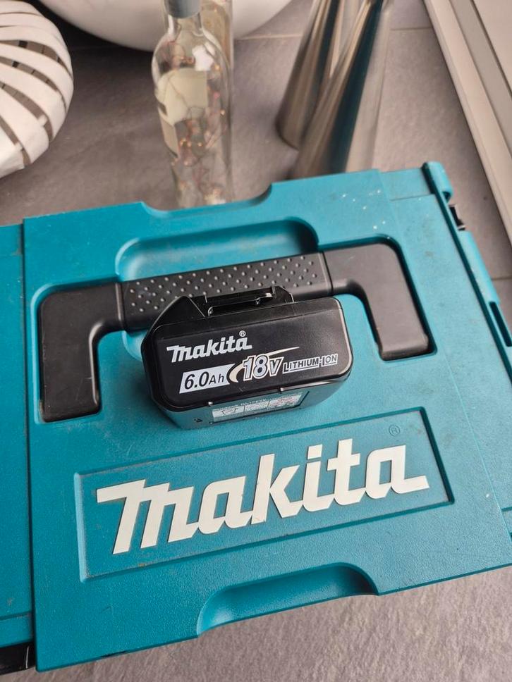 Makita  accu 6 ah 18v, Doe-het-zelf en Bouw, Gereedschap | Machine-onderdelen en Toebehoren, Ophalen of Verzenden