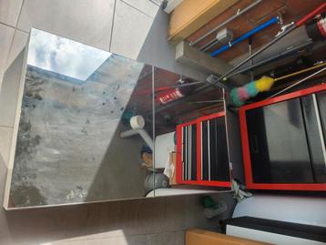 Spiegelkast 120x70 met elektrische voeding beschikbaar voor biedingen