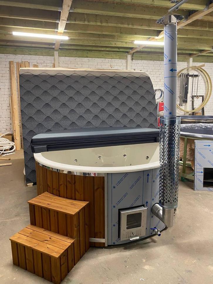 Hottub met ingebouwde kachel – direct leverbaar!, Tuin en Terras, Bubbelbaden en Hottubs, Nieuw, Filter, Verzenden