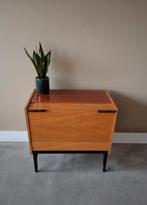 Vintage kastje met klep, Ophalen, Zo goed als nieuw