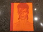 David Bowie boek “David Bowie is” en tijdschrift, Boeken, Ophalen of Verzenden, Zo goed als nieuw