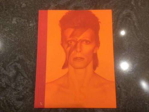 David Bowie boek “David Bowie is” en tijdschrift, Boeken, Kunst en Cultuur | Beeldend, Zo goed als nieuw, Ophalen of Verzenden
