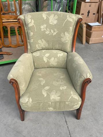 Leuke chill zetel beschikbaar voor biedingen