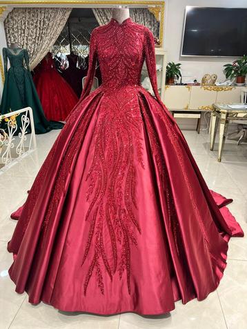 Robe princesse pour henné ou autre disponible aux enchères