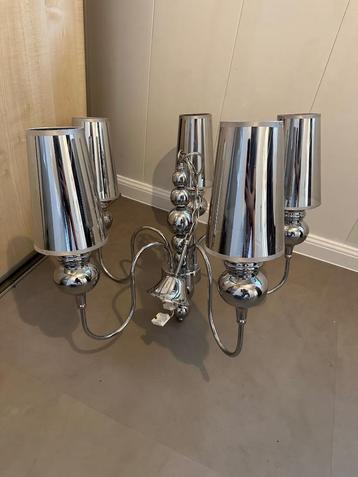 Lamp beschikbaar voor biedingen