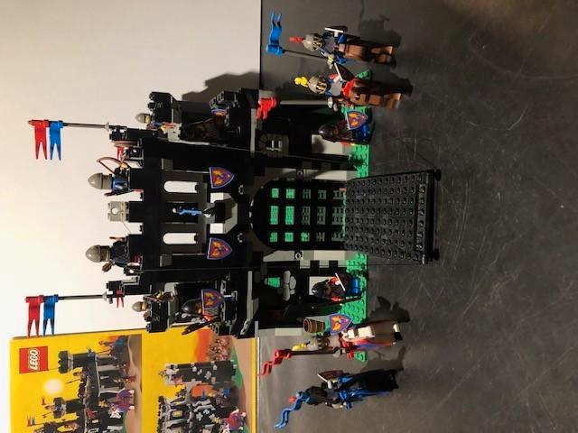 Lego 6085 Black monarchs castle, Enfants & Bébés, Jouets | Blocs de construction, Utilisé, Enlèvement