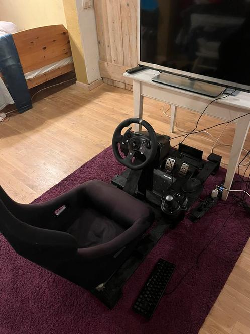 Race setup logitech G920 met houten framen en stoel, Games en Spelcomputers, Games | Xbox One, Zo goed als nieuw, Ophalen