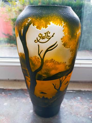 Prachtige Art Nouveau vaas beschikbaar voor biedingen