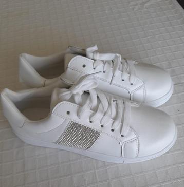 Nieuw witte sneakers maat 38